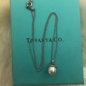 Tiffany & Co. Jewelry - Tiffany & Co. Heart Cap Pearl Necklace 16” Tiffany & Co. Jewelry - Tiffany & Co. Heart Cap Pearl Necklace 16”